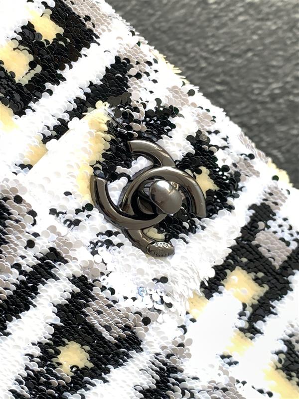 2026127205657275 880